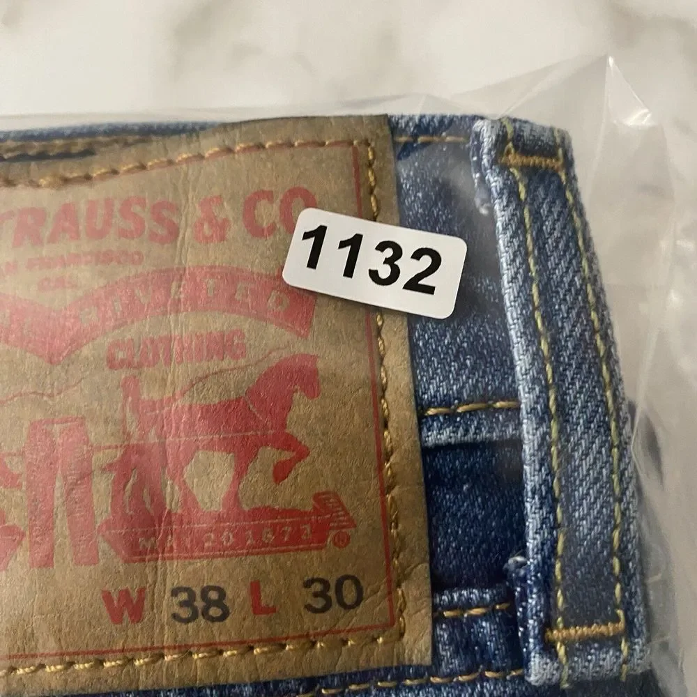 NWT Levi's Mens Dark Stonewash Regular Fit Straight Leg Jeans 505 Size W38 x L30